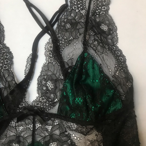 Victorias Secret Holiday Emerald Green Silk Robe and Satin & Lace Slip - S - NWT - Picture 9 of 12